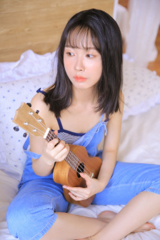 明星专题：周家怡